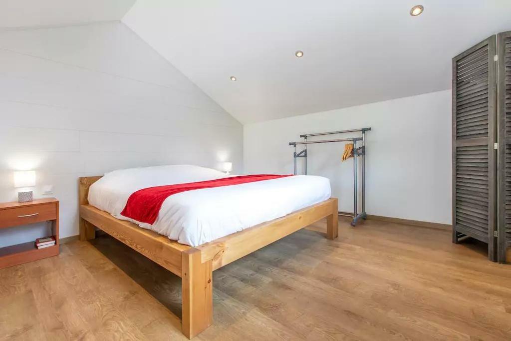 Domaine Des Ecuries - Appartements Meubles A Talloires Bagian luar foto