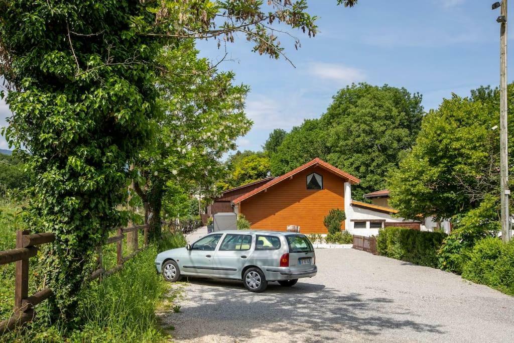 Domaine Des Ecuries - Appartements Meubles A Talloires Bagian luar foto