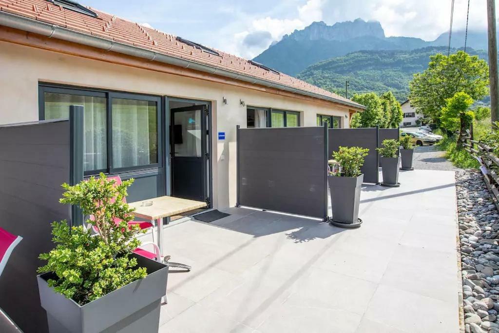 Domaine Des Ecuries - Appartements Meubles A Talloires Bagian luar foto