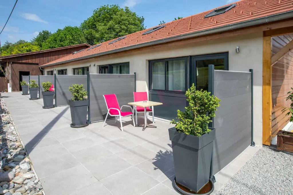 Domaine Des Ecuries - Appartements Meubles A Talloires Bagian luar foto